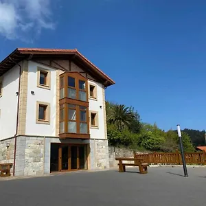 Bed & Breakfast Mugarri, Povena